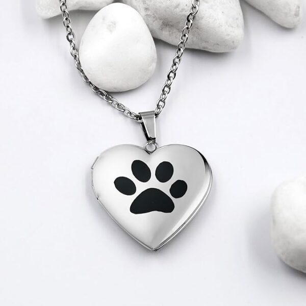 Heart Locket Necklace for Girls Silver Lockets for Women Photo Locket that Holds Pictures Birthday Presents Valentine's Day Gifts for Women Girls - Image 2